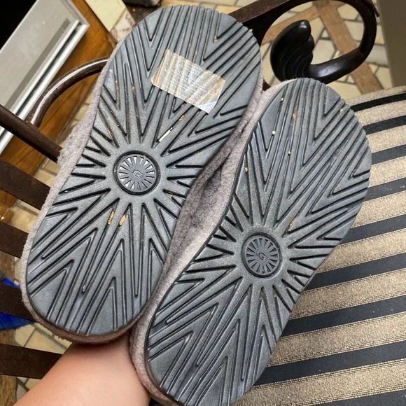 Uggs Velcro fuzzy slippers - Picture 8 of 14